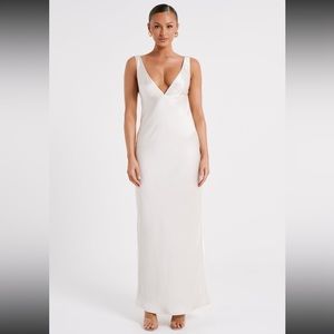 NWT Indy Open Back Maxi Dress - White
Size: XS